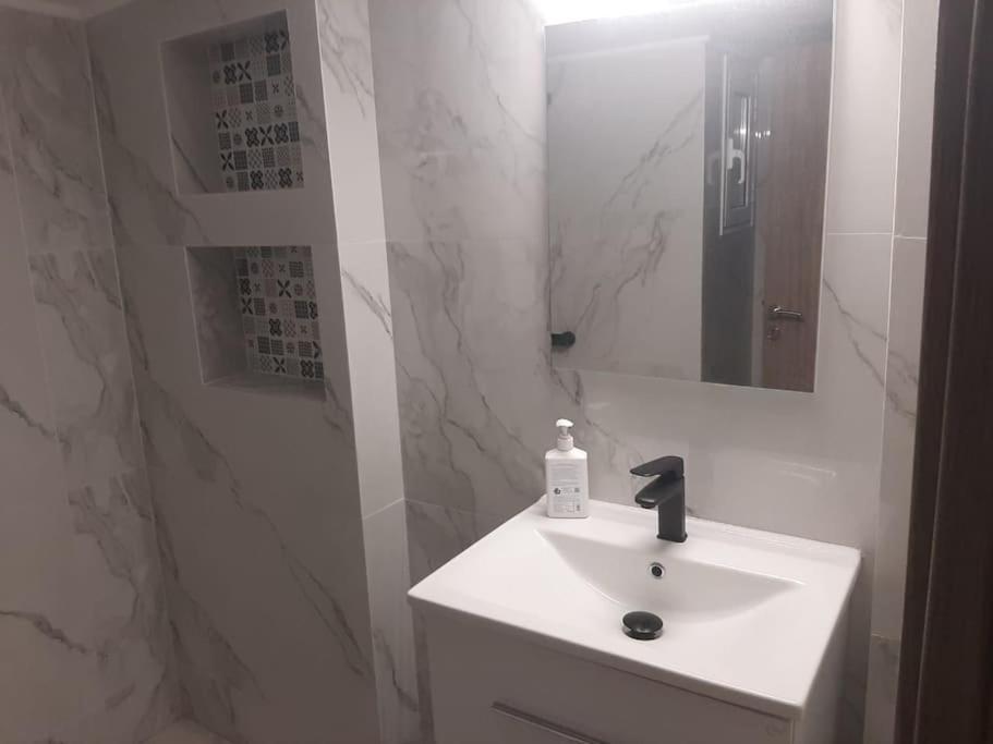 Modern Apartmen In Athina Appartement Athene Buitenkant foto
