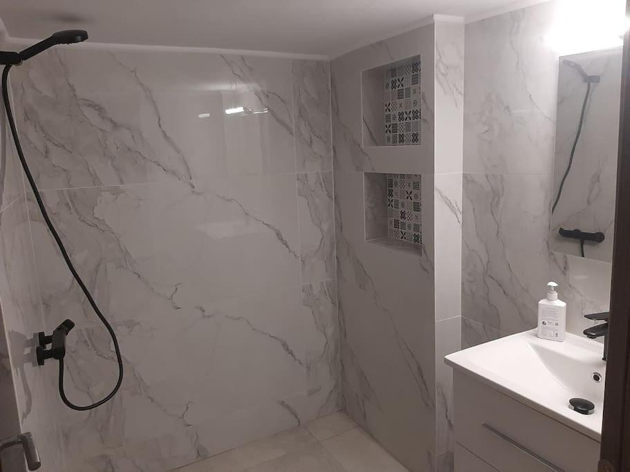 Modern Apartmen In Athina Appartement Athene Buitenkant foto